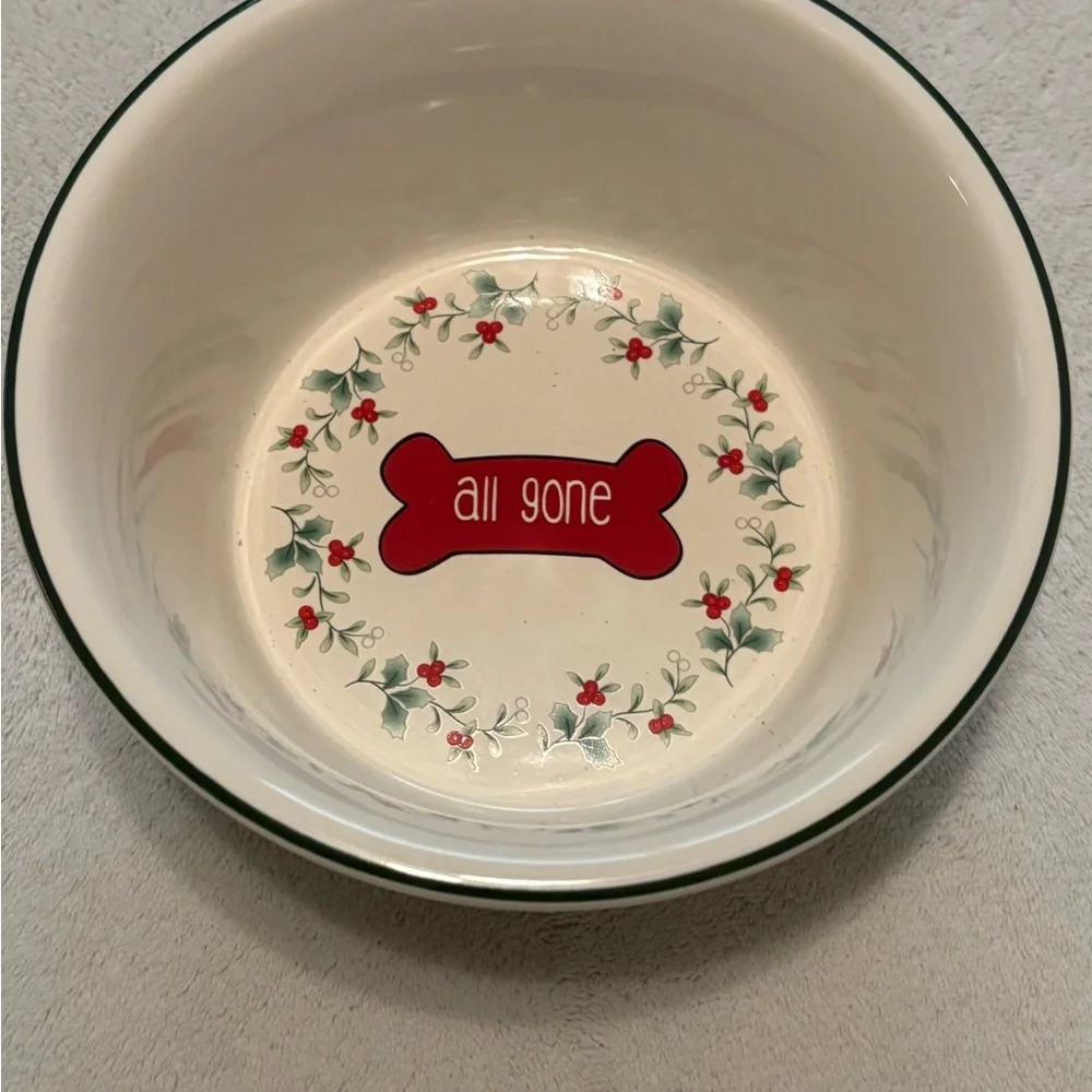 Pfaltzgraff Winterberry Rare Dog Bowl USA holly branches with berries,